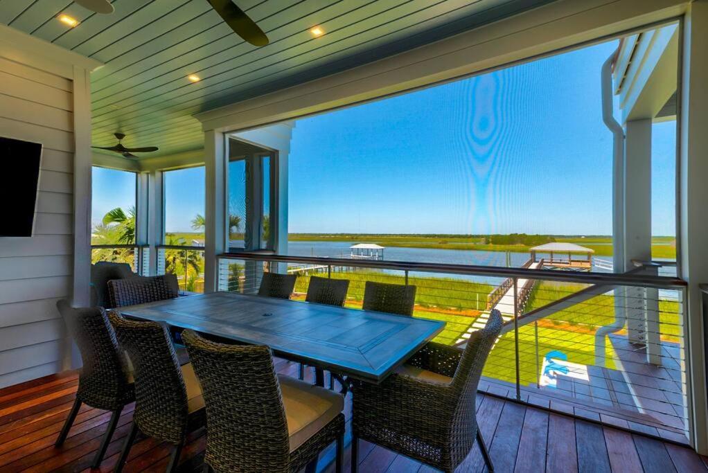New Waterfront Home With Deep Water Dock ไอล์ออฟปาล์มส์ ภายนอก รูปภาพ