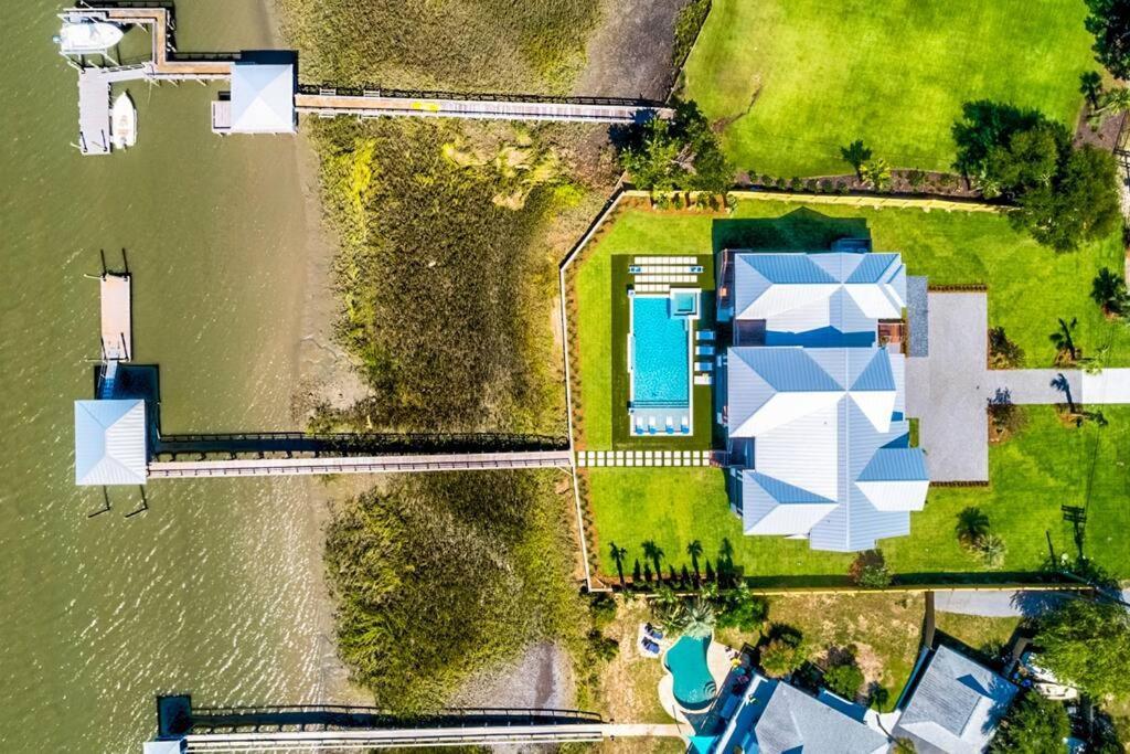 New Waterfront Home With Deep Water Dock ไอล์ออฟปาล์มส์ ภายนอก รูปภาพ