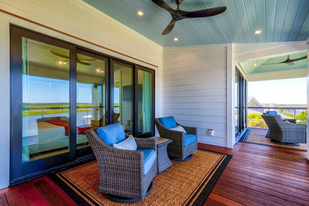 New Waterfront Home With Deep Water Dock ไอล์ออฟปาล์มส์ ภายนอก รูปภาพ