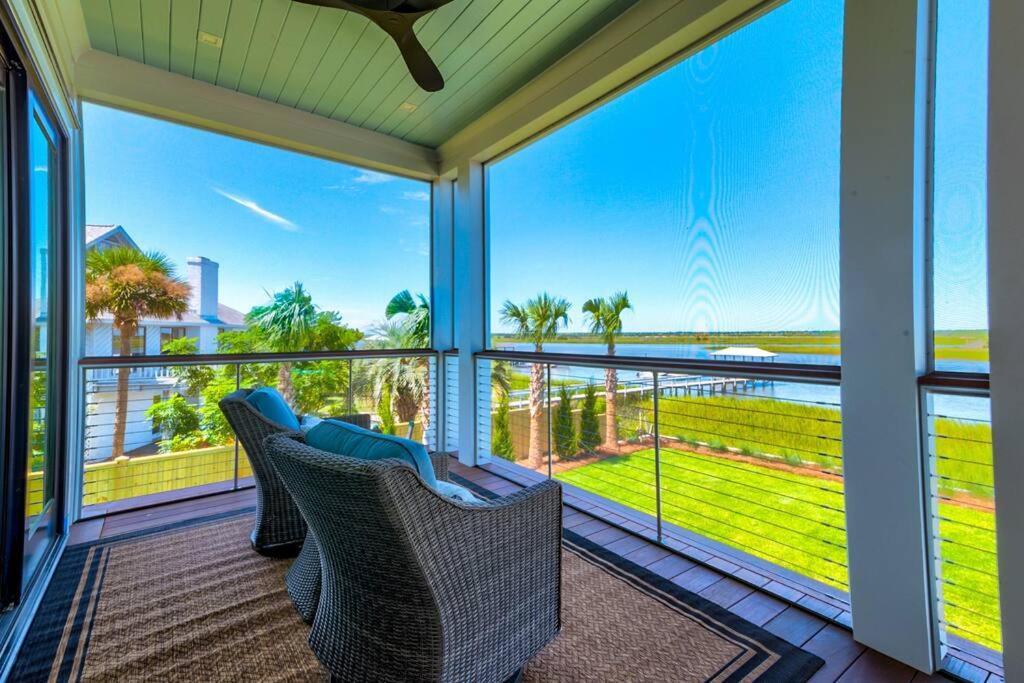 New Waterfront Home With Deep Water Dock ไอล์ออฟปาล์มส์ ภายนอก รูปภาพ